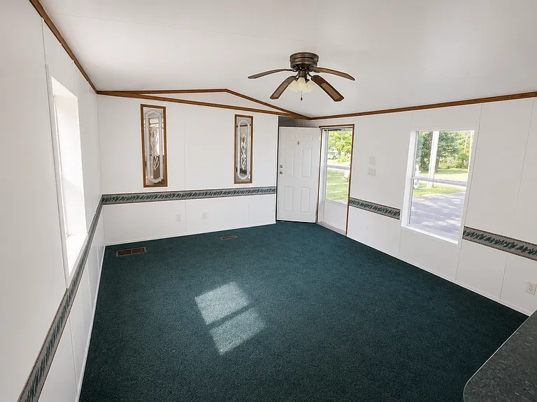 11226 Greenwood Rd — Photo 5
