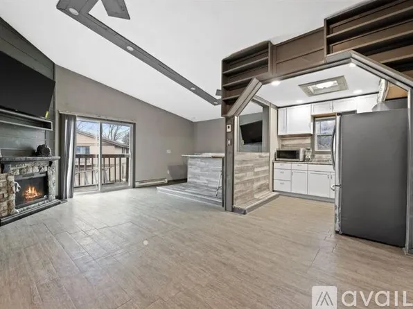 6970 N Raintree Ct, Milwaukee, WI 53223