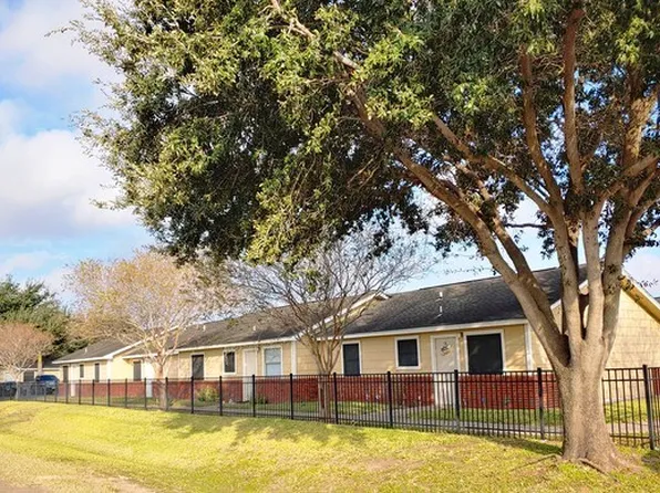 Sun Meadow Apartments