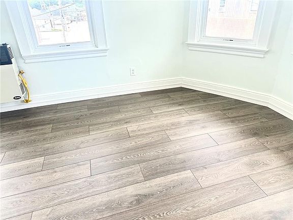 4th image of 804 Main St Floor 2