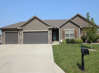 2113 NW Cherry Ct, Grain Valley, MO 64029