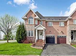65 Red River Cres, Newmarket, ON L3X 2X2