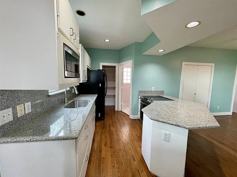 5901 Fairdale Ln #4 — Photo 6