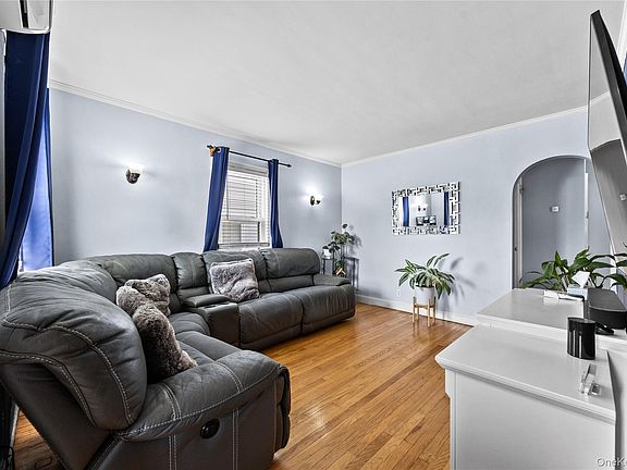 4th image of 125 William Street