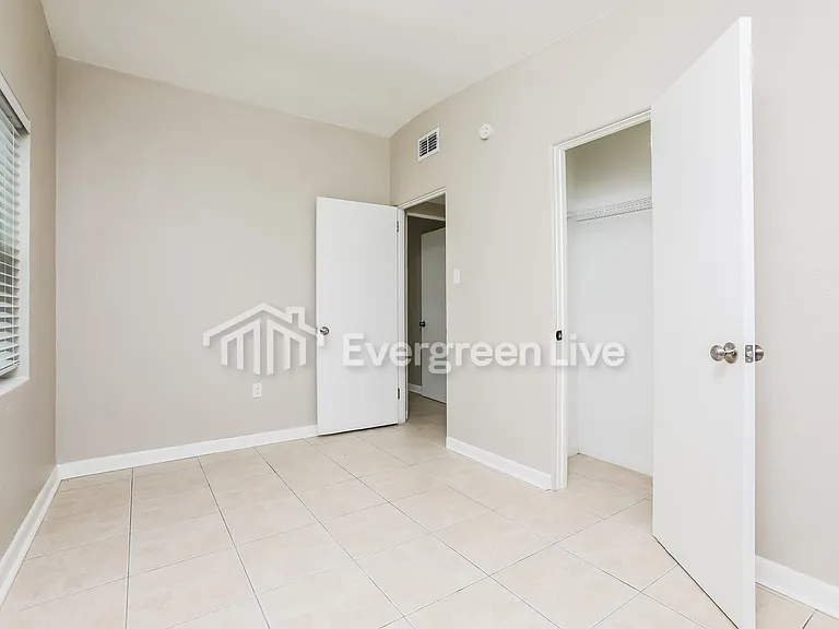 918 Hacienda Ct — Photo 13