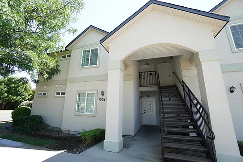 10041 W Garverdale Ln Photo 1