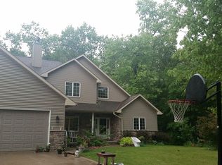 E8751 Timber Run Ct, New London, WI 54961
