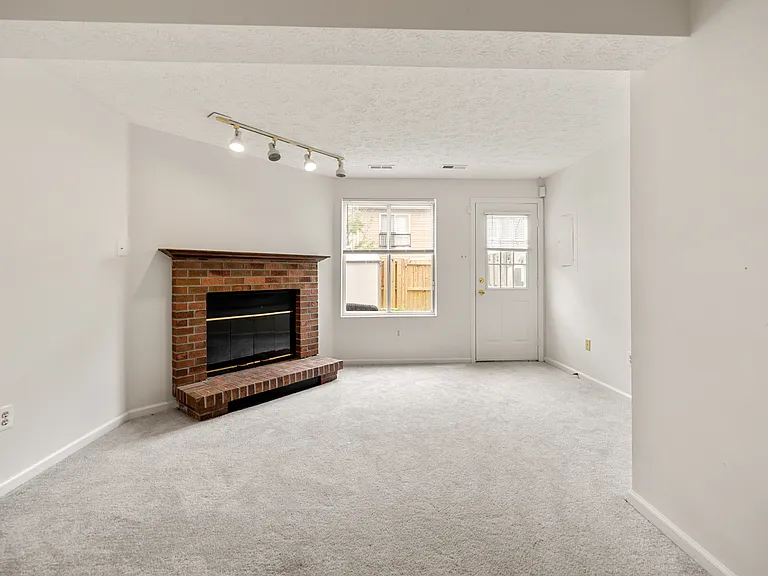 8550 Blue Rock Ln — Photo 21