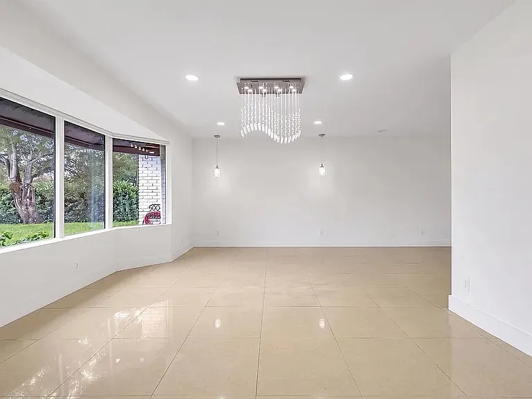 5939 NW 79th Way — Photo 3