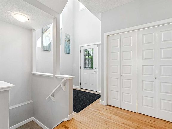 2nd image of 134 E Aspen Stone Grv SW