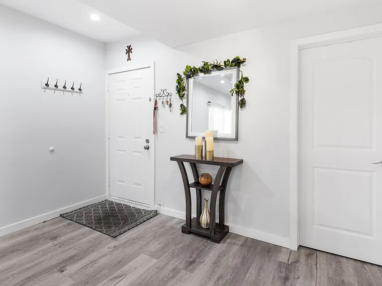 3010 Montrose Ave #26 — Photo 26