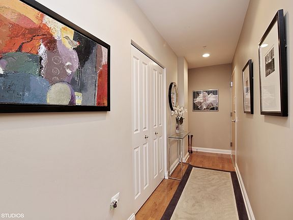 2nd image of 1720 Oak Ave Unit 304