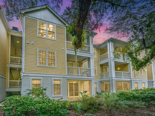 60 Fenwick Hall Aly APT 213, Johns Island, SC 29455
