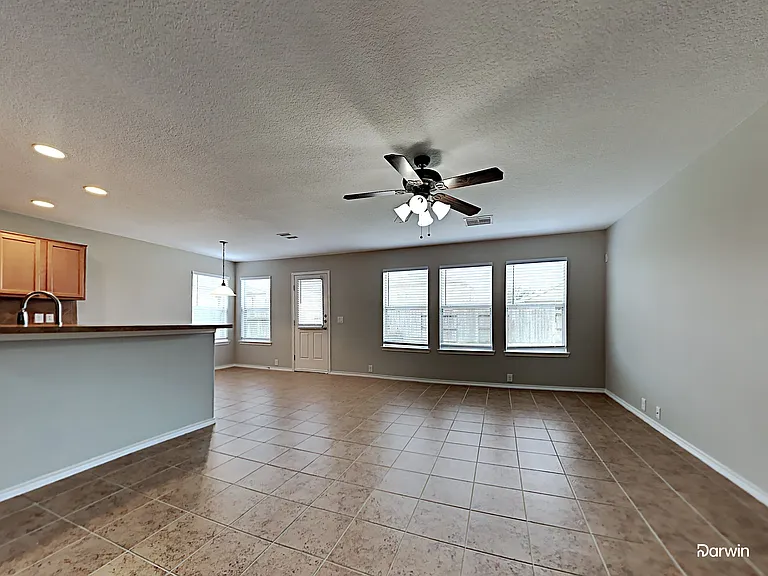 1002 Honeysuckle Vine Dr — Photo 6