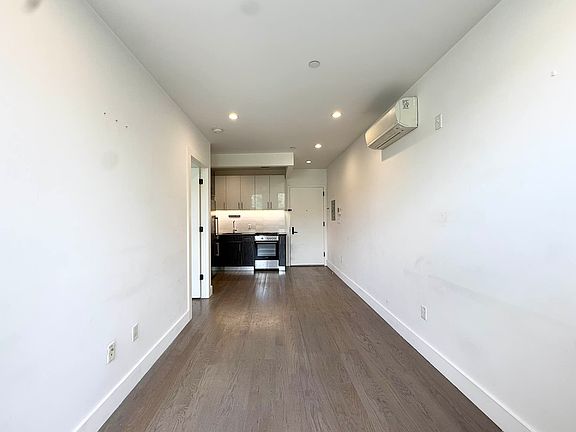 5th image of 826 Saint Johns Pl #3R
