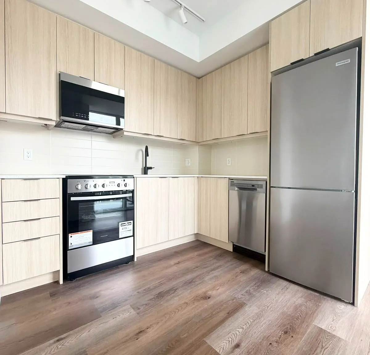 2 bed, $2,800 — Photo 1