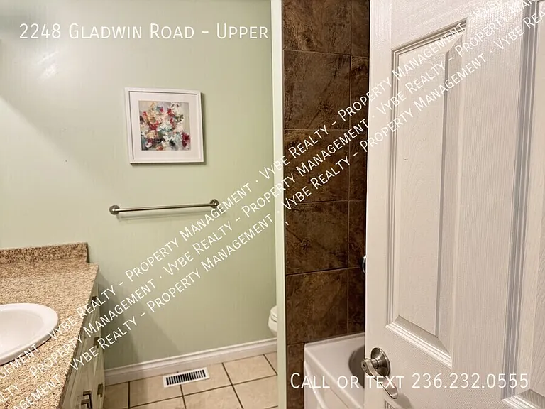 2248 Gladwin Rd #UPPER — Photo 16