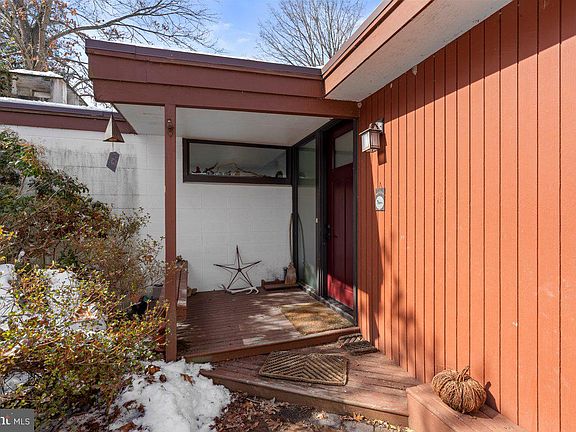 2nd image of 1112 General Saint Claire Rd