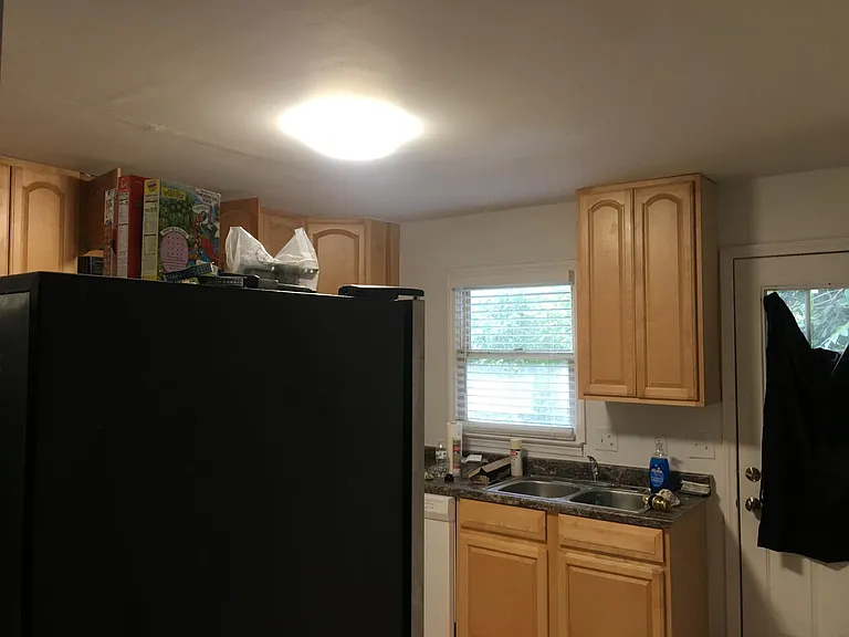 118 E McCulloch St #B — Photo 3