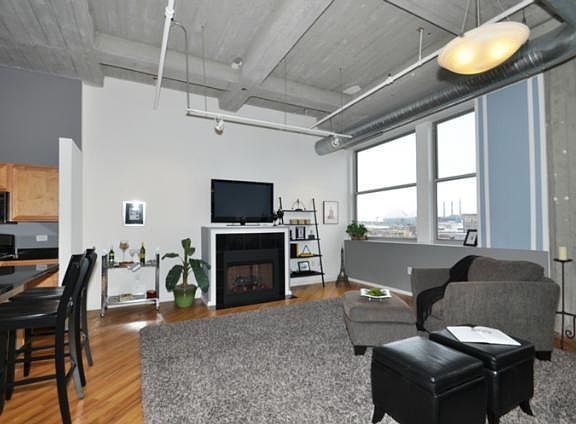 4th image of 2107 Grand Blvd APT 803