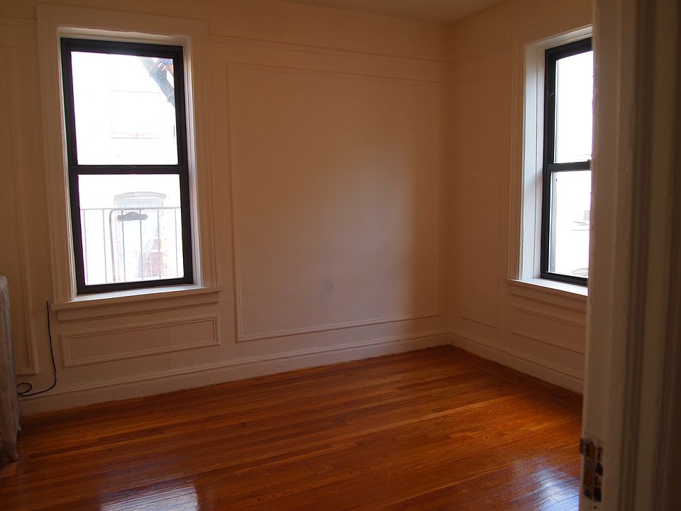 Building Photo 4