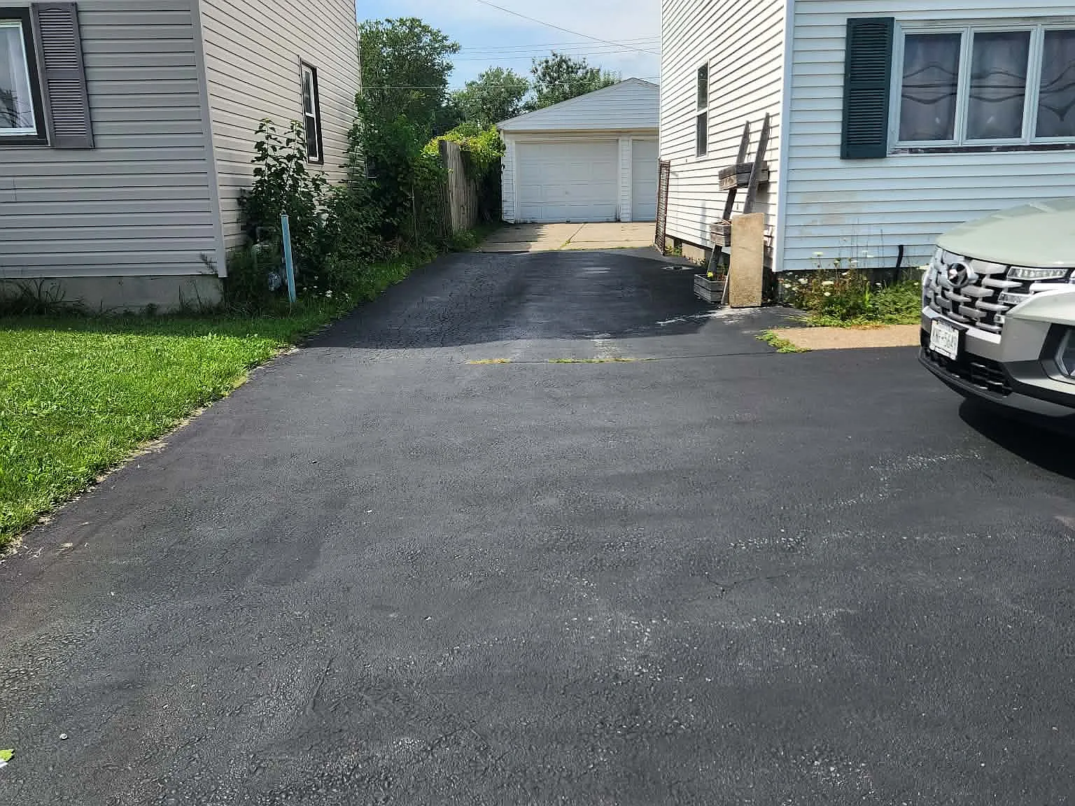 530 Cayuga Rd — Photo 2