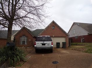 9090 Park Crest Dr, Cordova, TN 38016