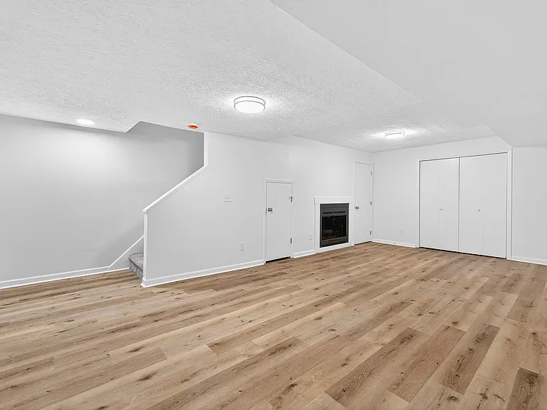 975 Hidden Acres Ct — Photo 30