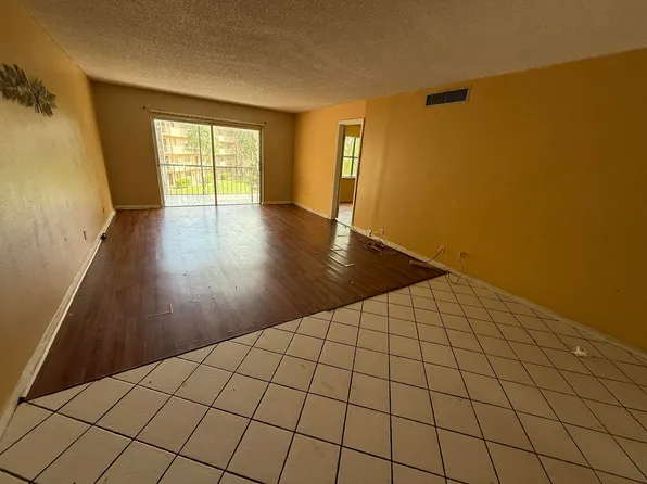 6300 S Falls Circle Drive #312, Lauderhill, FL 33319