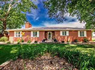 601 W 14th St, Pleasanton, KS 66075