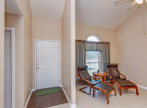 3rd image of 101 Willowbrook Dr