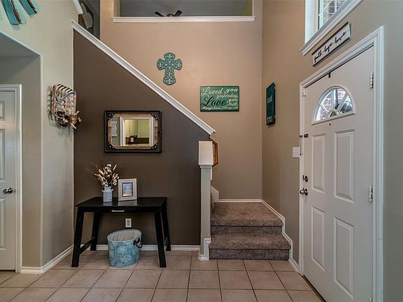 4th image of 315 Glade Bridge Ln