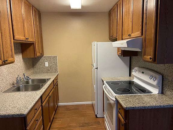 4th image of 220 W K St #2