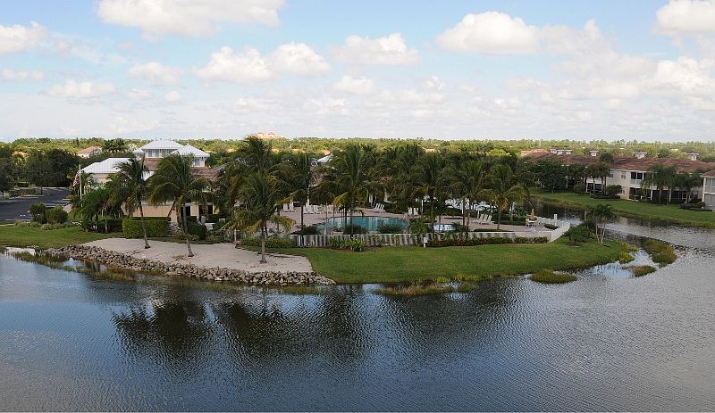 Club House/Pool