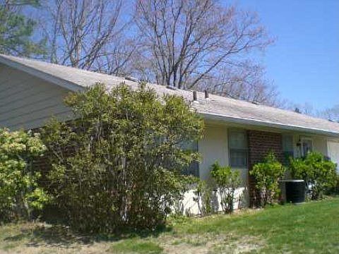 2nd image of 117 Exmore Ct Unit B