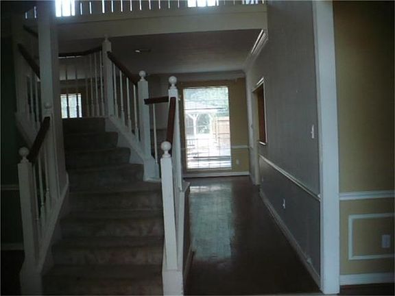 2nd image of 2127 Country Club Dr