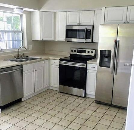 5th image of 1465 Canterbury Dr