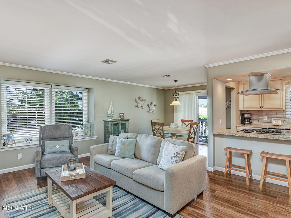1st image of 606 Bay Avenue #6