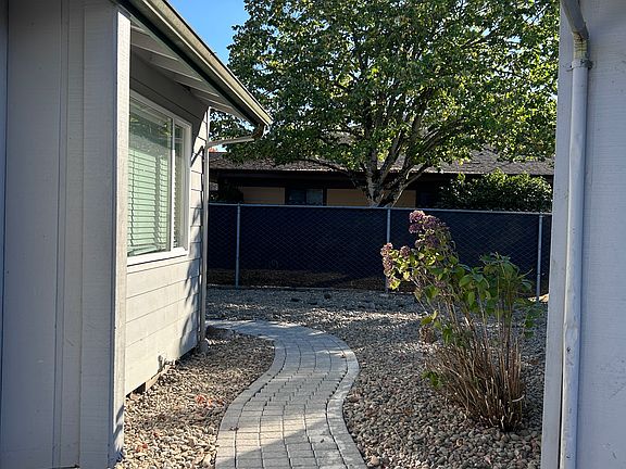 3rd image of 6298 Warwick Ct SW
