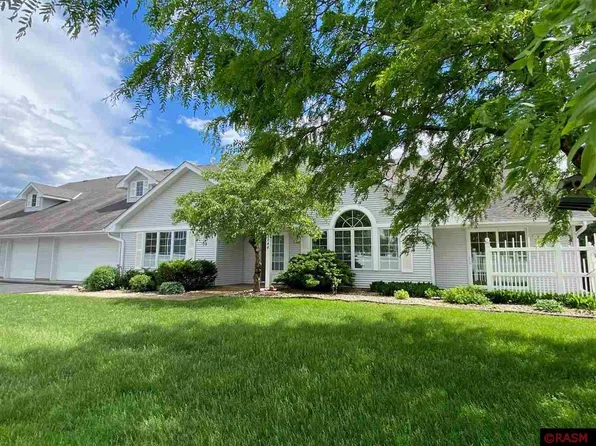 2144 Rolling Green Ln, North Mankato, MN 56003