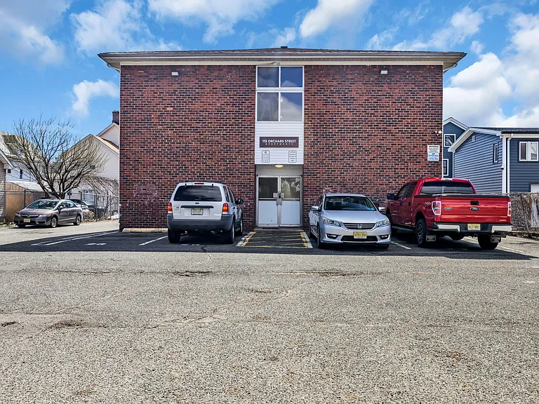 115 Orchard St — Photo 10