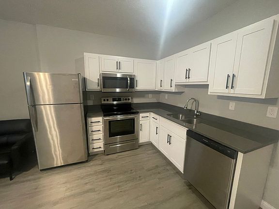 4th image of 418 S Grant St #10