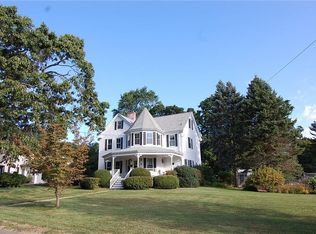 65 Primrose Hill Rd, Barrington, RI 02806