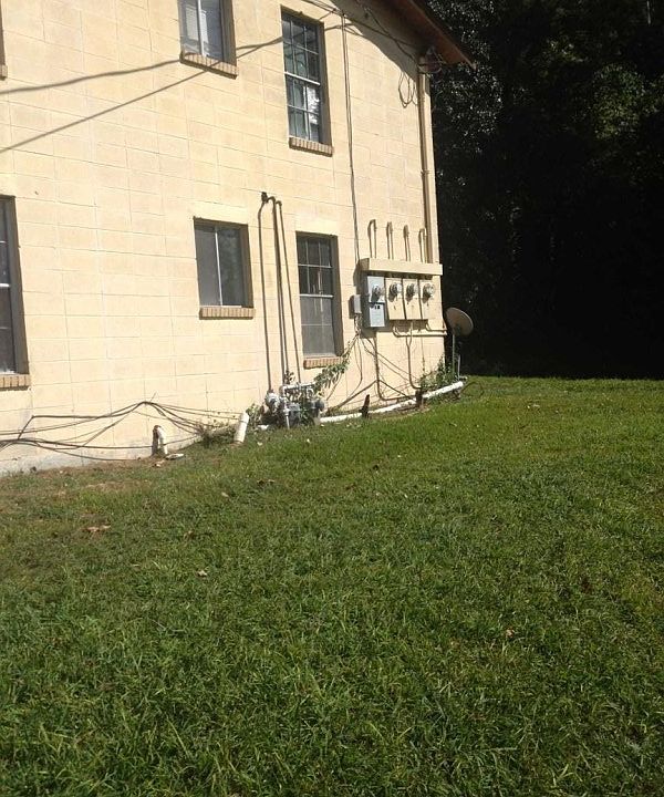 2nd image of 1402 Maulding Dr APT D