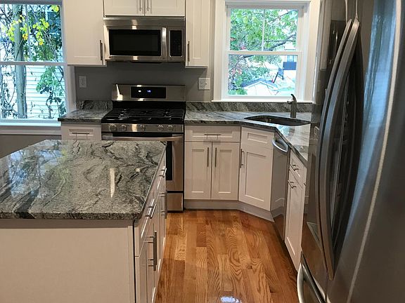 2nd image of 14 Mechanic St #1