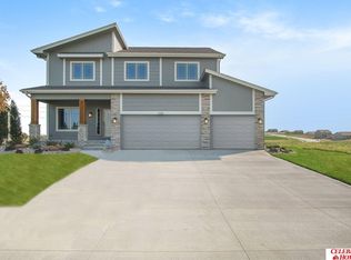 11607 S 113th Ave, Papillion, NE 68046