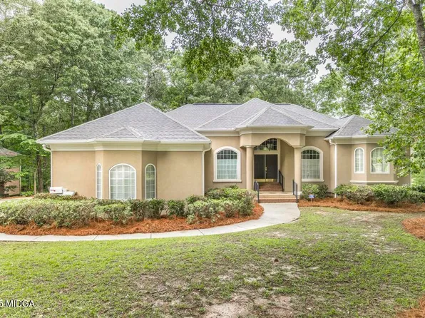 100 Honeysuckle Dr, Warner Robins, GA 31088