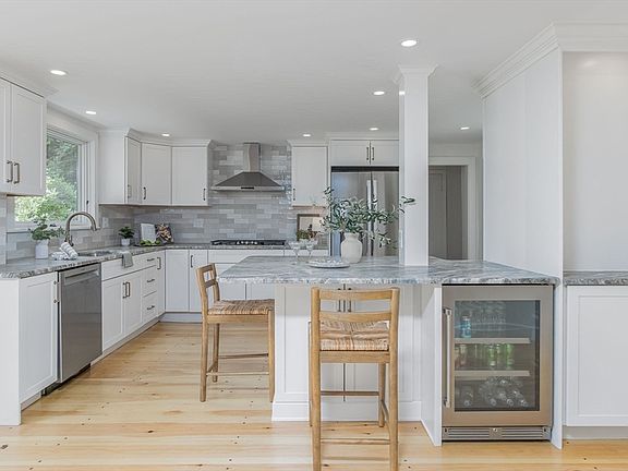 2nd image of 96 Hollis St