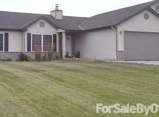 7830 Hunters Ln, Burlington, WI 53105