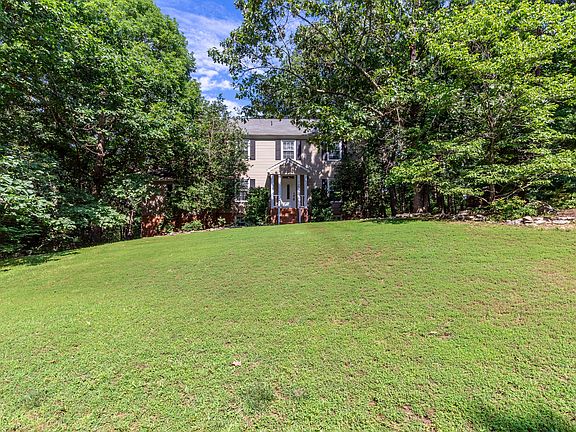 2nd image of 206 Hardwood Ln